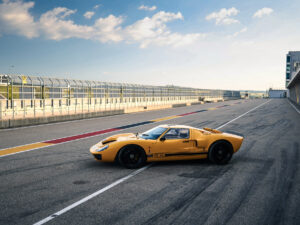 Composite Works' GT 40 – 01