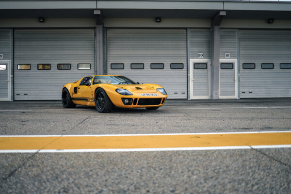 Composite Works' GT 40 – 02