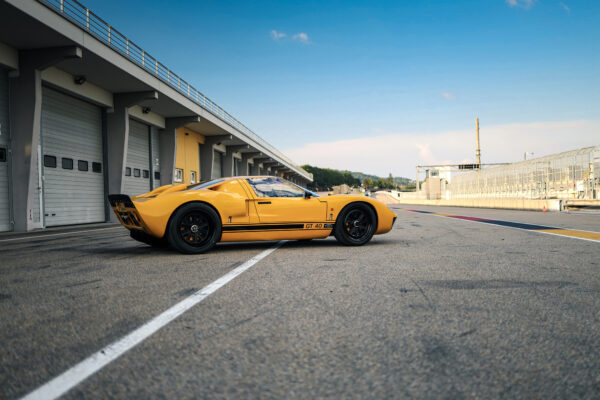 Composite Works' GT 40 – 03