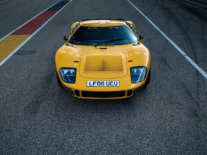 Composite Works' GT 40 – 04