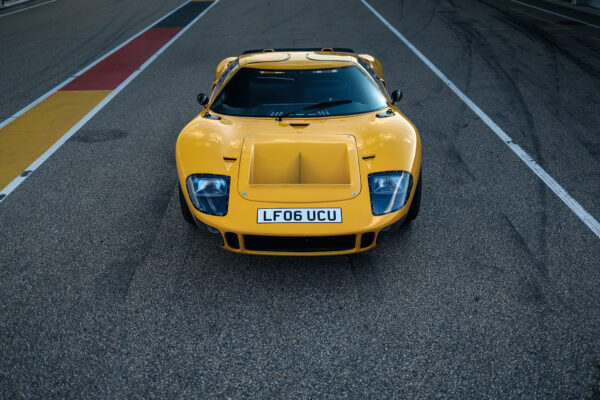 Composite Works' GT 40 – 04