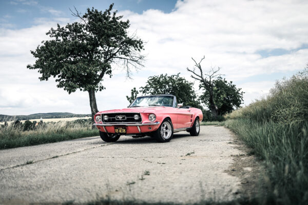 V8 Werk's 1966 Mustang Cabrio Playmate Pink